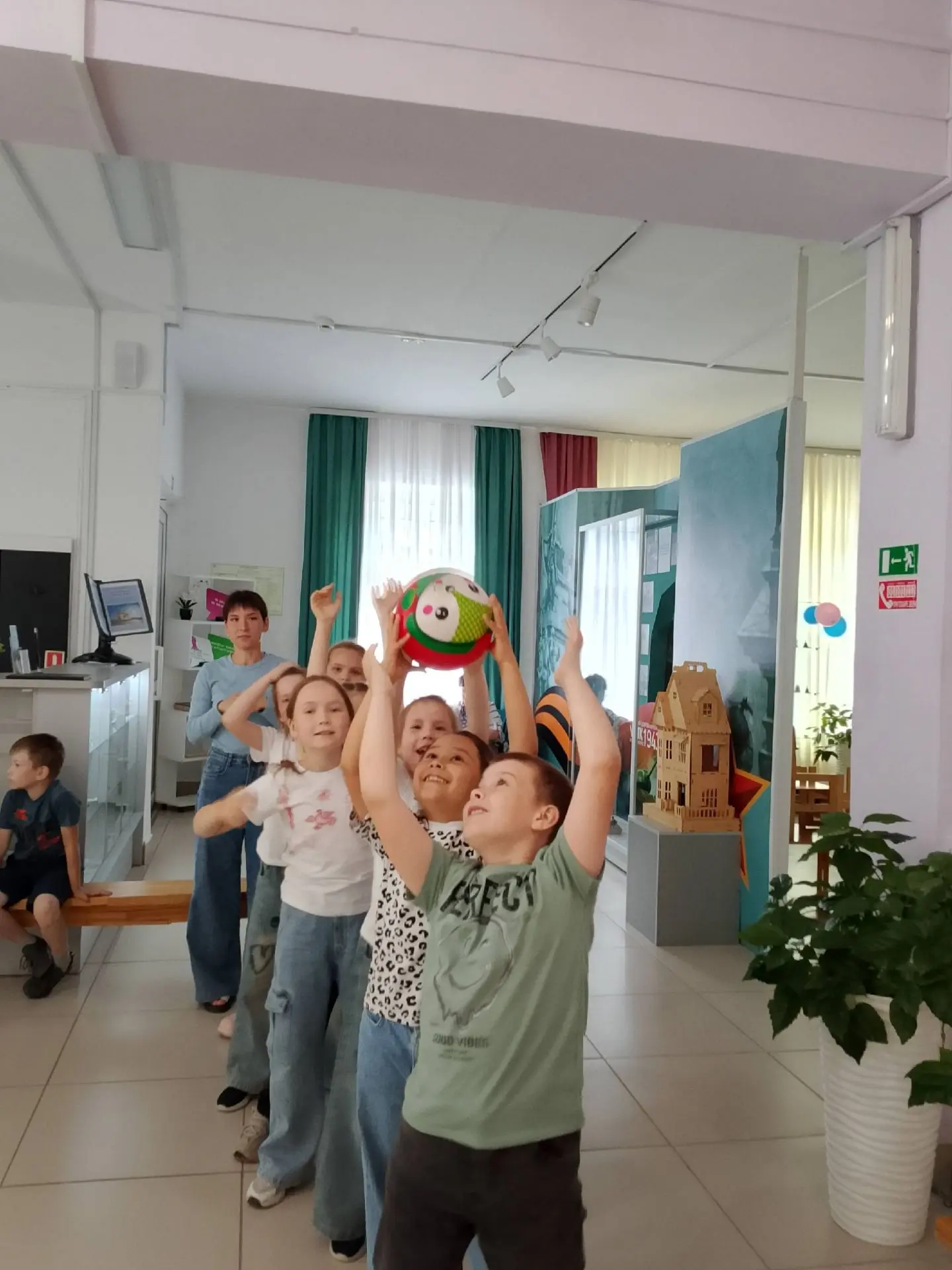 Шестой день в "Радуге детства": "Я и моя семья" – день теплых встреч и ярких талантов!
Сегодняшний д