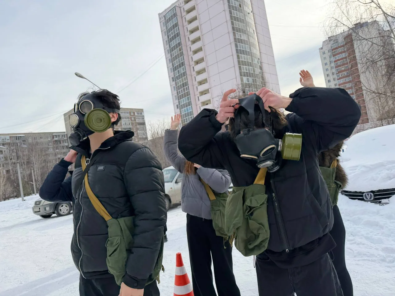 "Упал - отжался": военно-спортивный праздник прошёл в медколледже  💥 На один день студенты СОМК в Ек