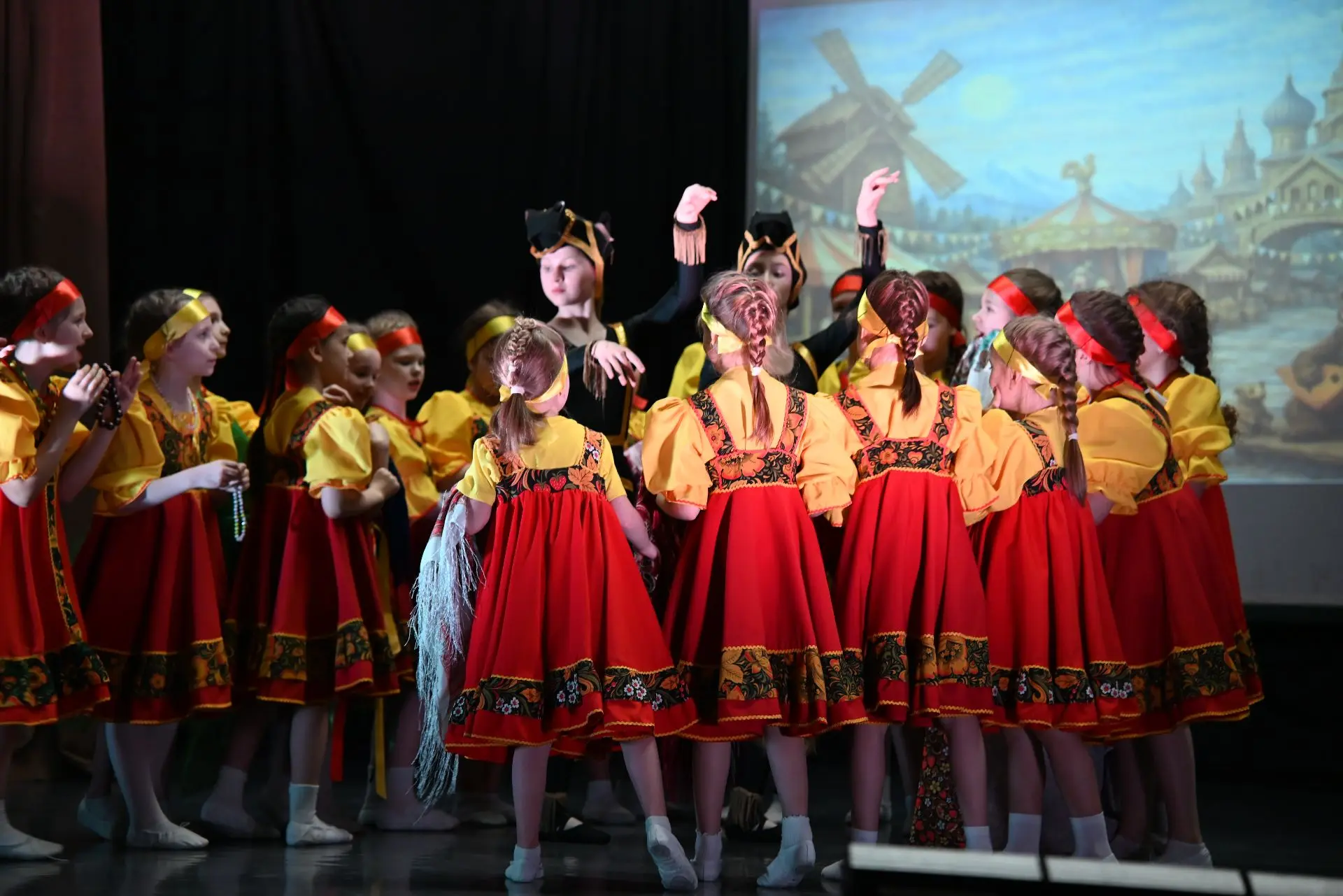 Отчетный концерт балетной студии «Вдохновение»   🎠 На сцене вновь ожила добрая русская сказка — ярка