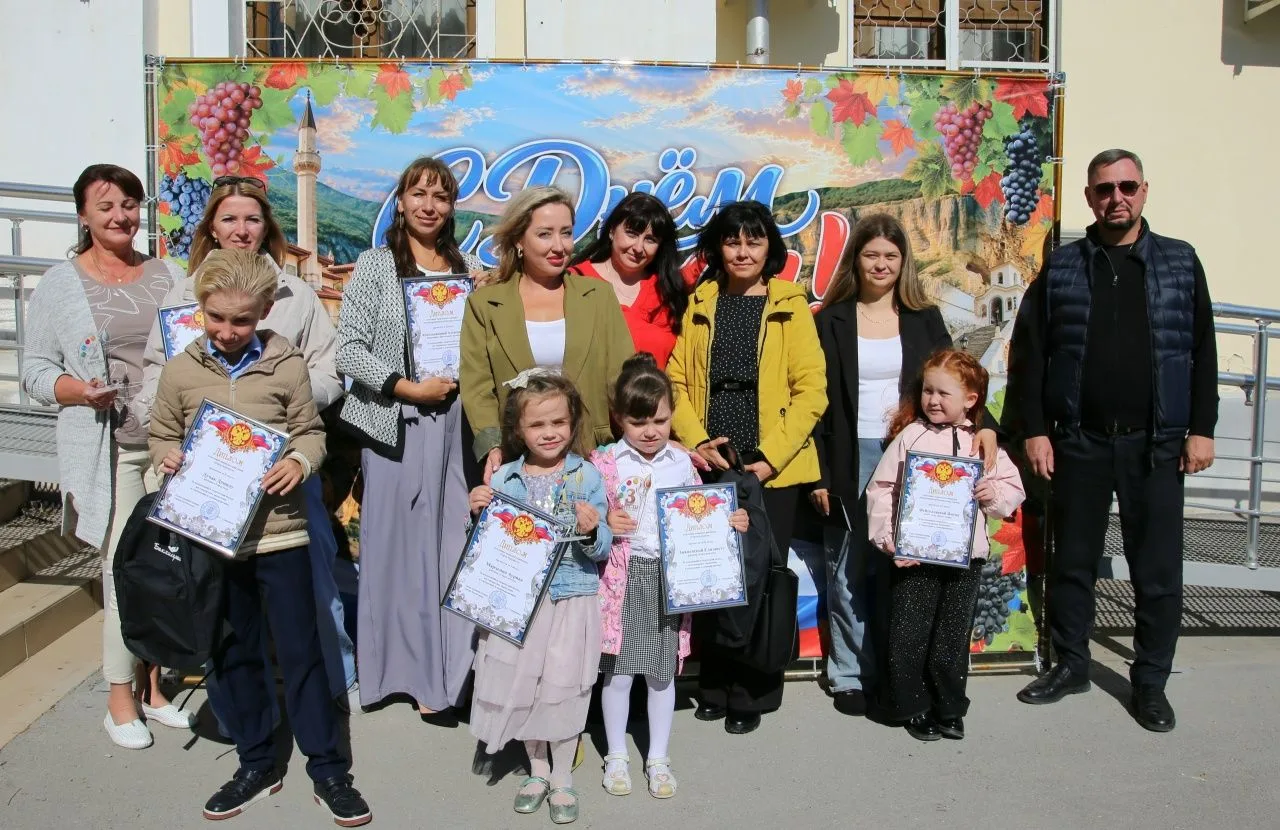 В Бахчисарае наградили победителей творческих конкурсов, посвященных Дню города