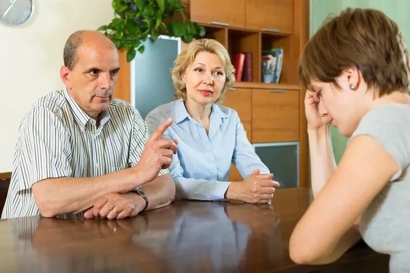 Почему некоторые люди перестают общаться с родителями?