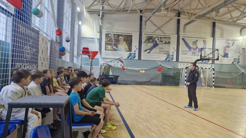 📣 Встреча с инспектором по делам несовершеннолетних! 👮‍♂️