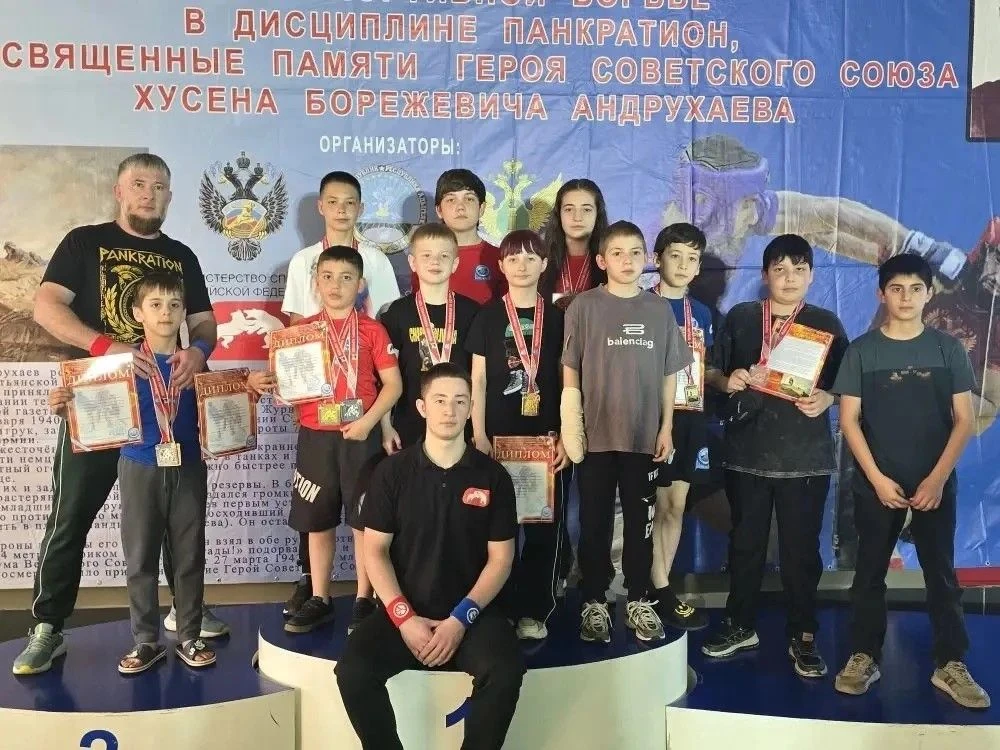 В конце мая в Майкопе прошли традиционные открытые межрегиональные соревнования по спортивной борьбе