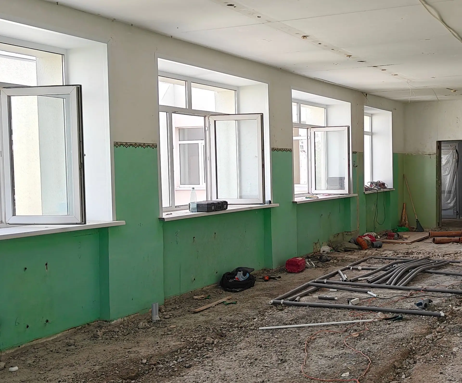 Предприятие «Август-Алабуга»  принимает участие в  оснащении кабинета химии в 10 школе современным о