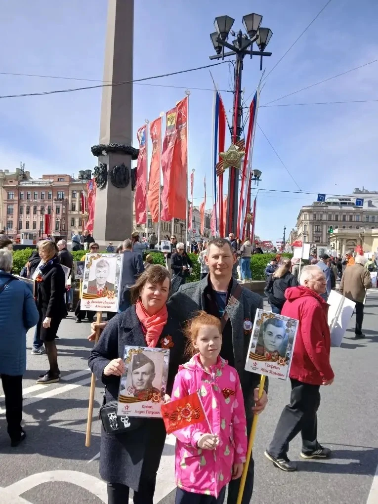 Продолжаем праздничную фотоподборку!  С Праздником, дорогие друзья!