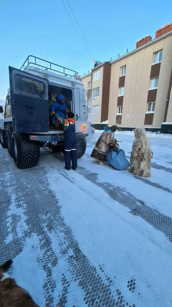 Сегодня рано утром в поисково-спасательный отряд «Ямалспас» поступило сообщение, что в Ямальском рай