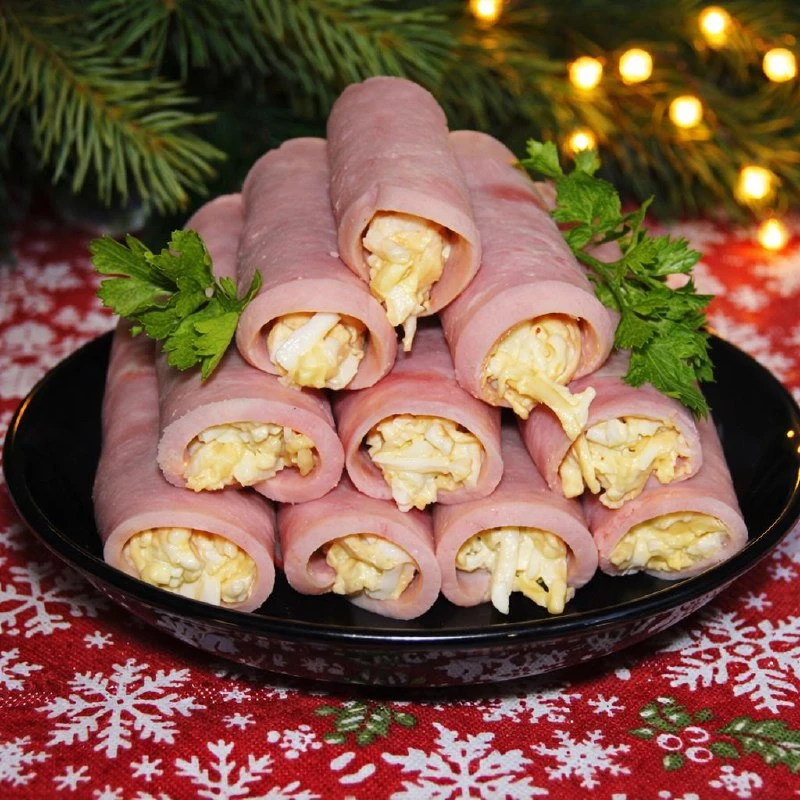 ВЕТЧИННЫЕ РУЛЕТИКИ С СЫРОМ И ЧЕСНОКОМ