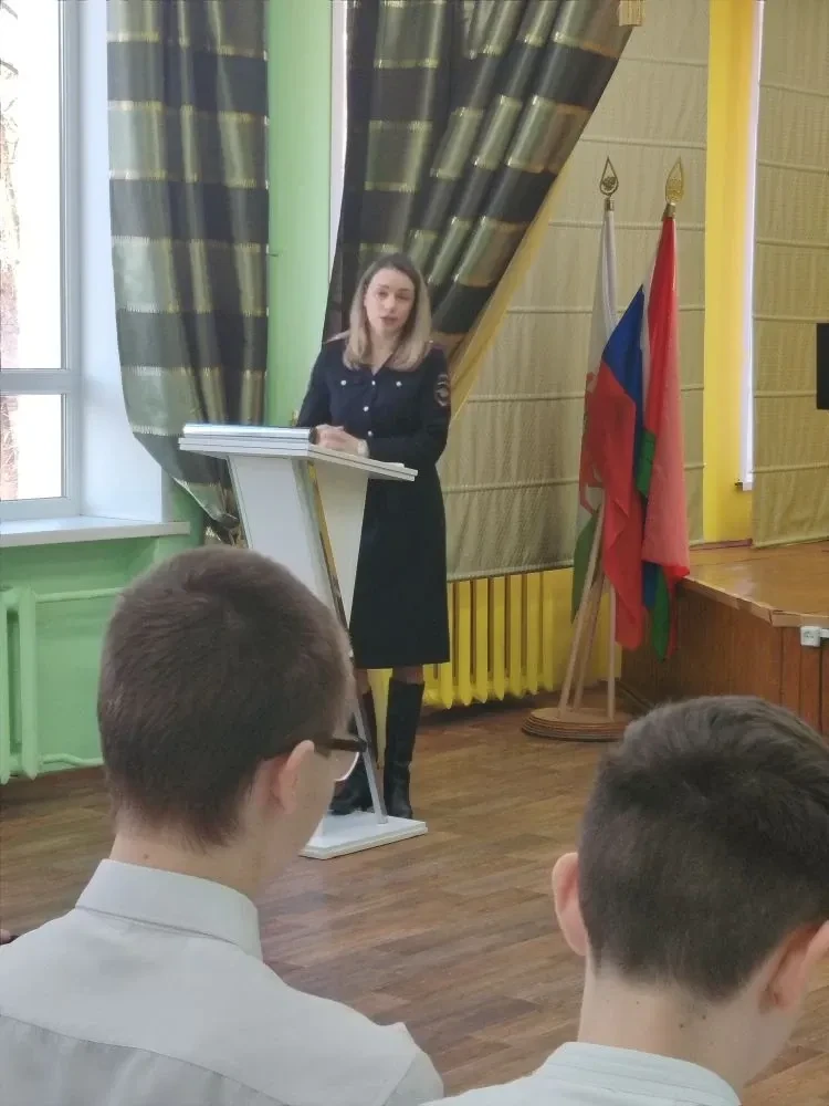 В рамках профилактики правонарушений среди подростков и формирования правовой культуры в школе состо