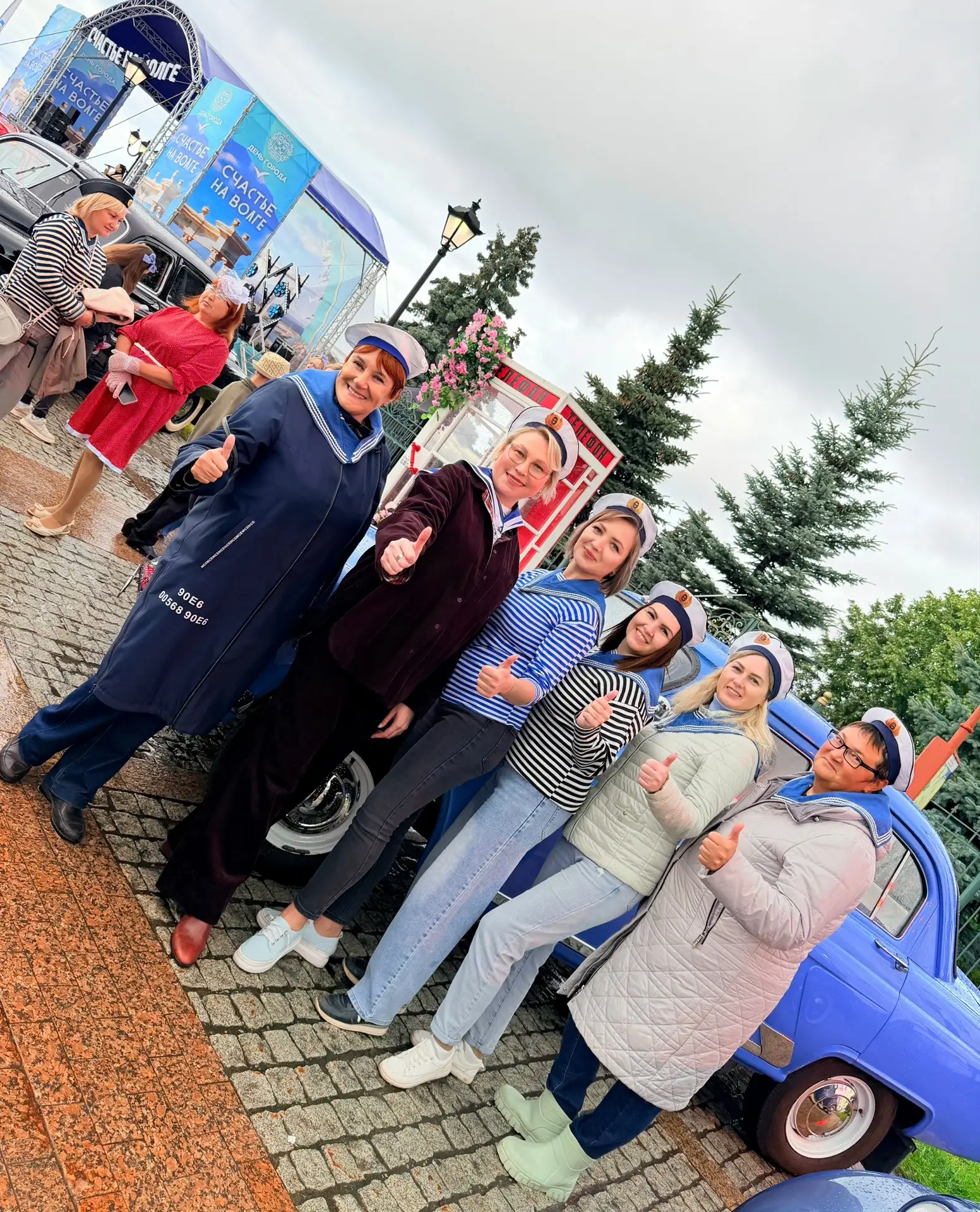 Сотрудники #детскийсад6малахит  приняли участие в городской ретроспективе у воды «Счаст...