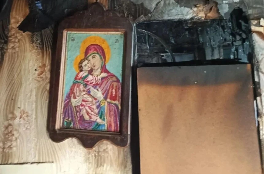 🙏В Самарской области при пожаре уцелела икона.
