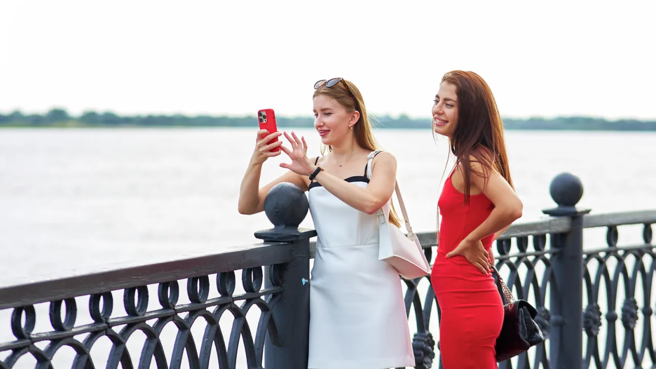 Сегодня днем в Хабаровске температура воздуха составит 22.. 24 °C. Ветер юго-западный 5 - 10 м/с. Бе