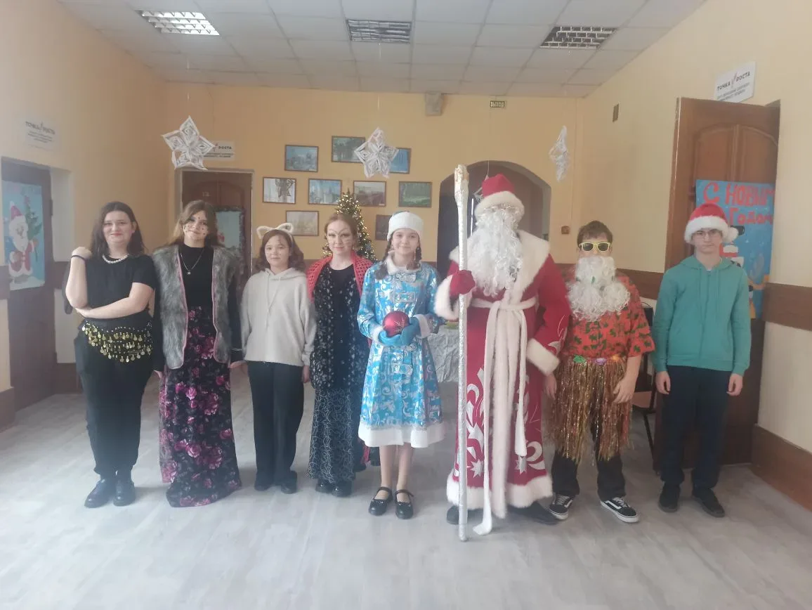 ✨ Волшебная новогодняя сценка от школьного театра! ✨