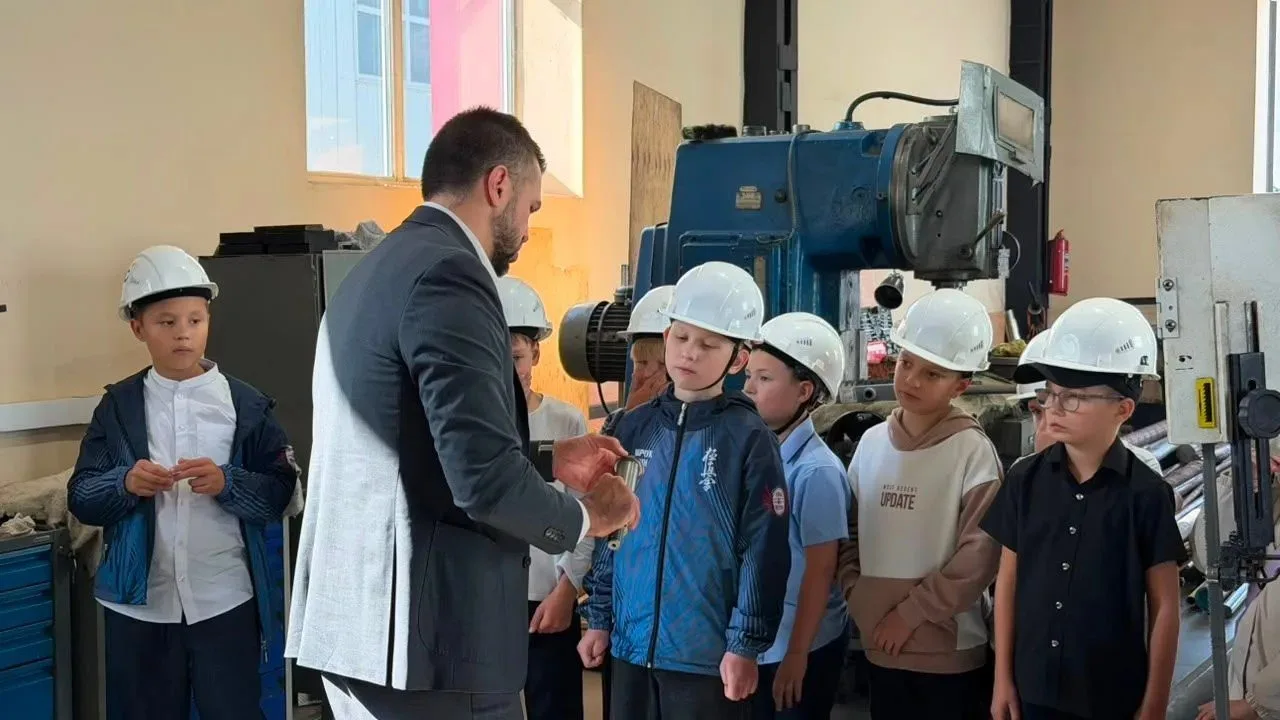 👷 Познакомились с профессиями на заводе РТЦ в рамках фестиваля «Юный Машиностроитель» ...
