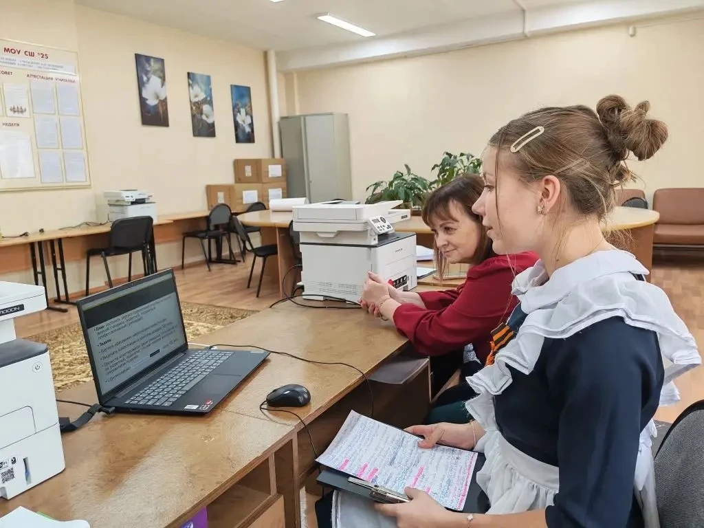 Юные педагоги из 10 «А» уже покоряют профессиональные вершины! 🎓 Учащиеся нашего психолого-педагогич