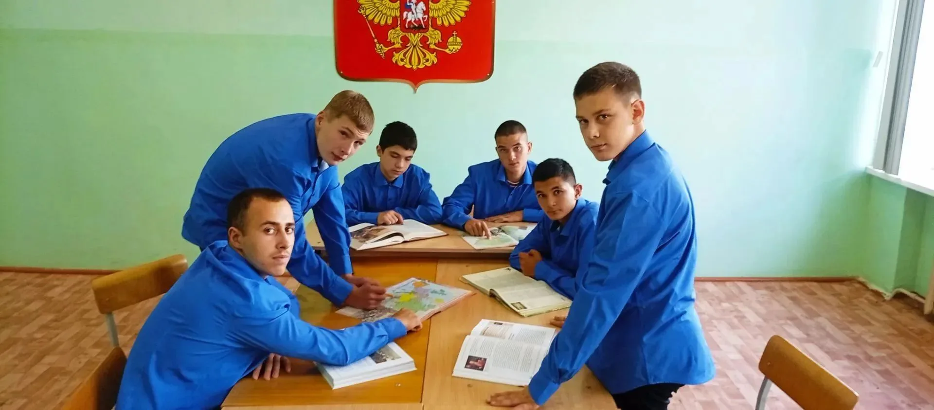 Информационные пятиминутки⏳ «День окончания второй мировой войны»🪖,  провел учитель ис...