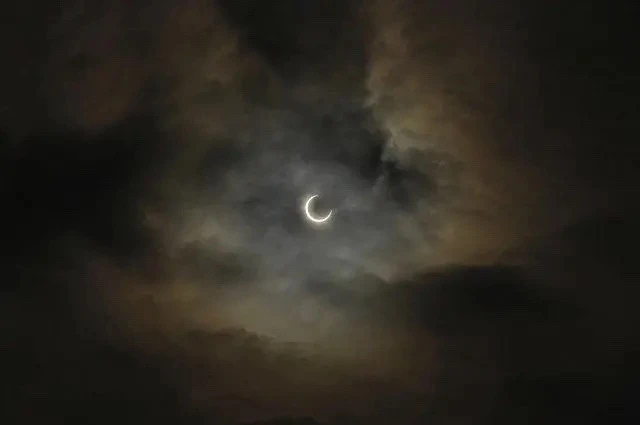 🌕Нас ждет полнолуние и затмение в одну ночь
