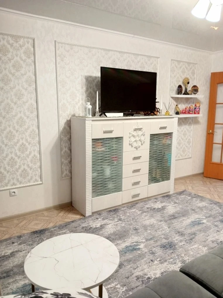 Продаётся уютная трёхкомнатная квартира площадью 62 квадратных метра на улице Пальчикова, 1ж в город