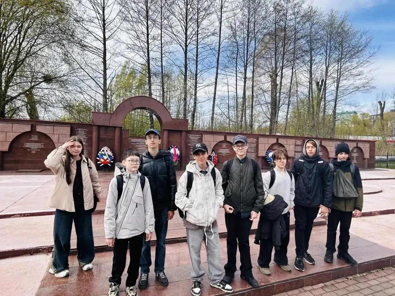 🇷🇺 7 «В»: помним, гордимся, благодарим.  В преддверии великого праздника Дня Победы наш класс принял
