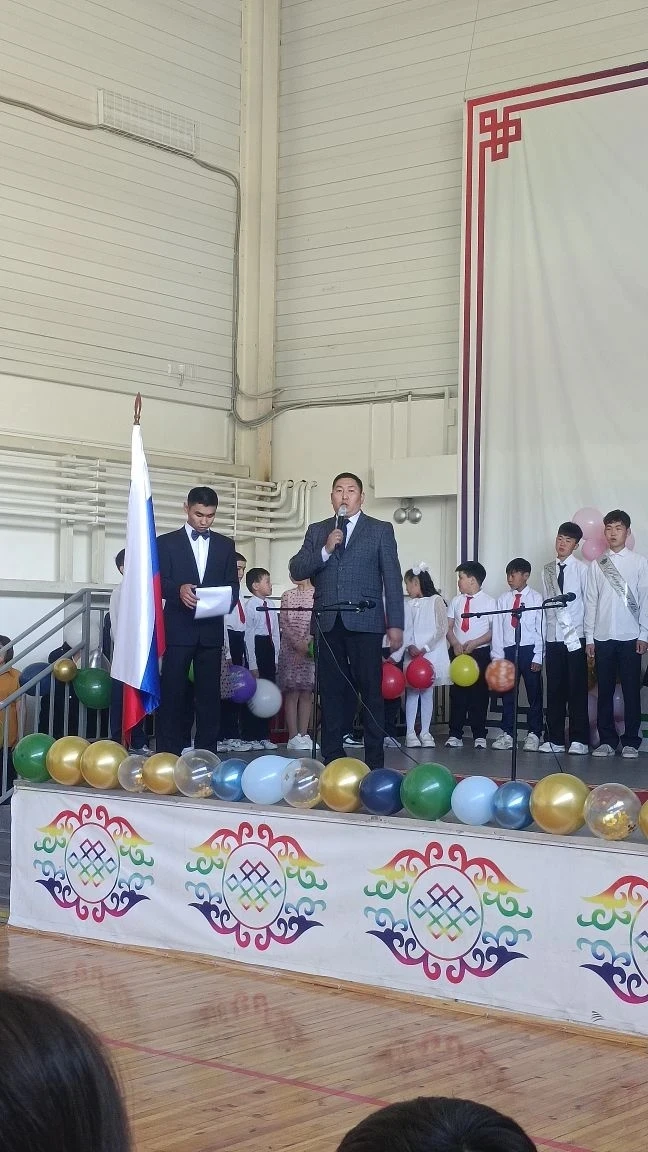 Слёзы, смех и вальс: как прошёл наш Последний звонок
