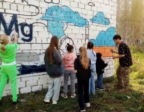 Мурал к юбилею магниевого завода появился в Клестовке