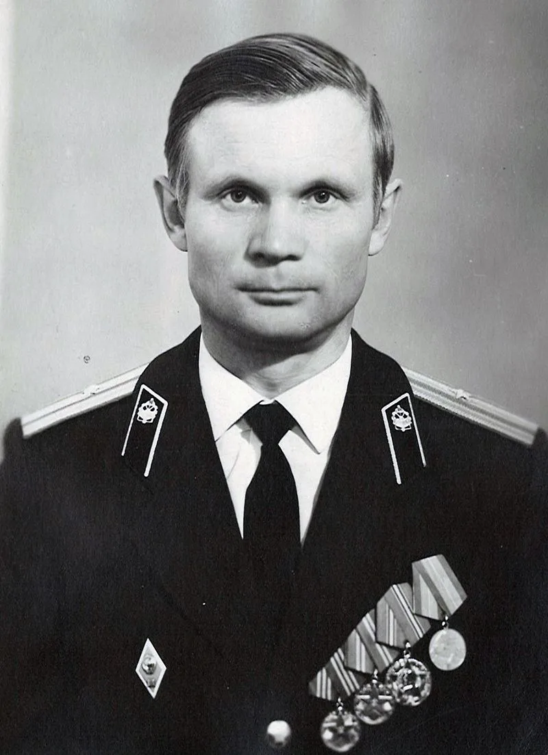 Наша летопись ✍️

Сегодня свой 87-й День рождения отмечает многолетний начальник команды СКА по хокк