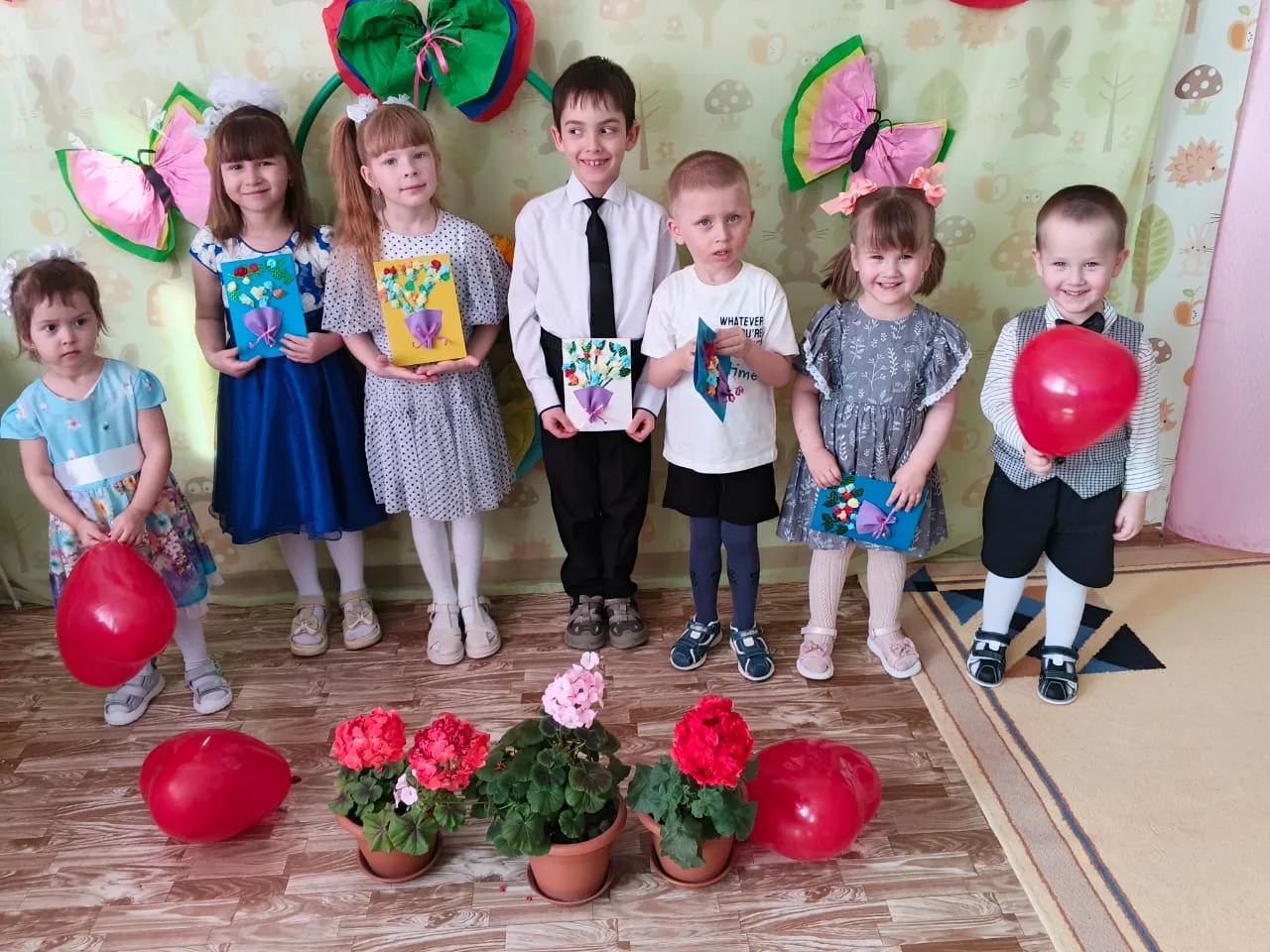 Поздравляем наших мам и бабушек с праздником