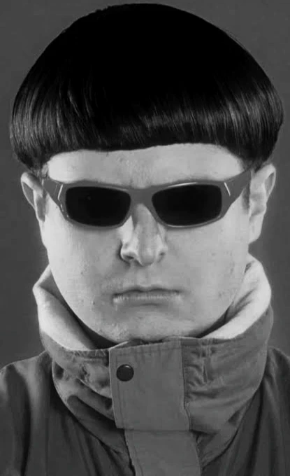 Популярный певец Оливер Три Никелл (Oliver Tree) погиб в воскресенье в Рио-де-Жанейро, Бразилия, при