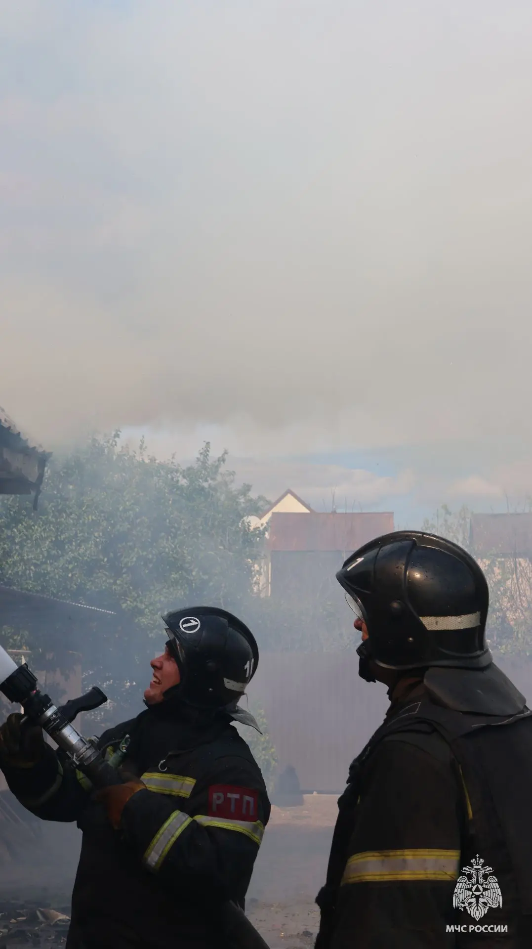 ❗️Огнеборцы МЧС России ликвидировали последствия атаки БПЛА в Мелитополе