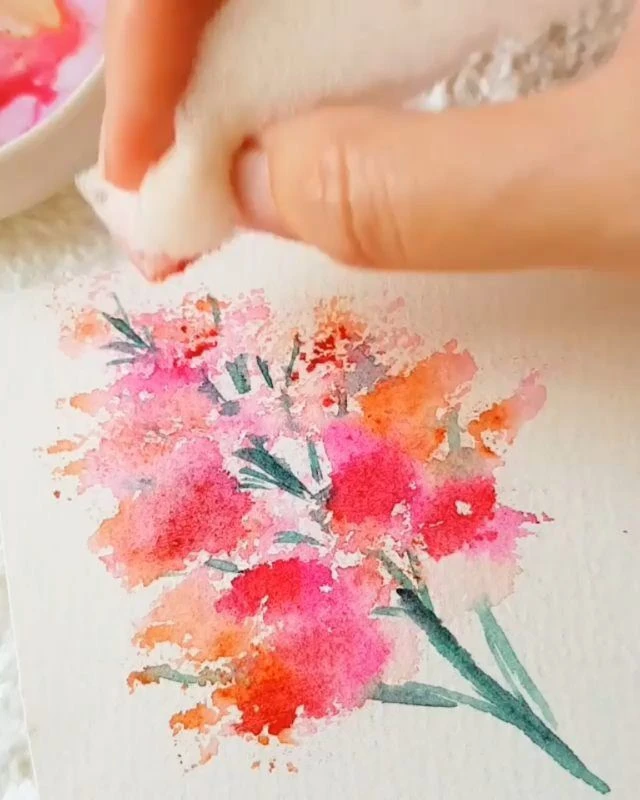 🌸А знаете, как можно нарисовать цветы без кисточки?🪄Дети группы "Солнышко" попробовали нетрадицион