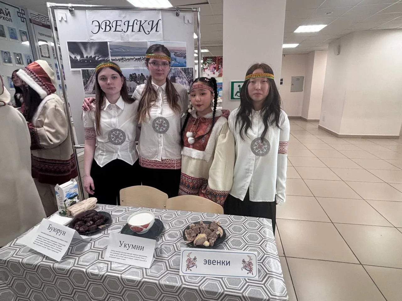 12 марта в Нижне-Иволгинской школе было жарко! И не от погоды, а от ярких выступлений на районном фе