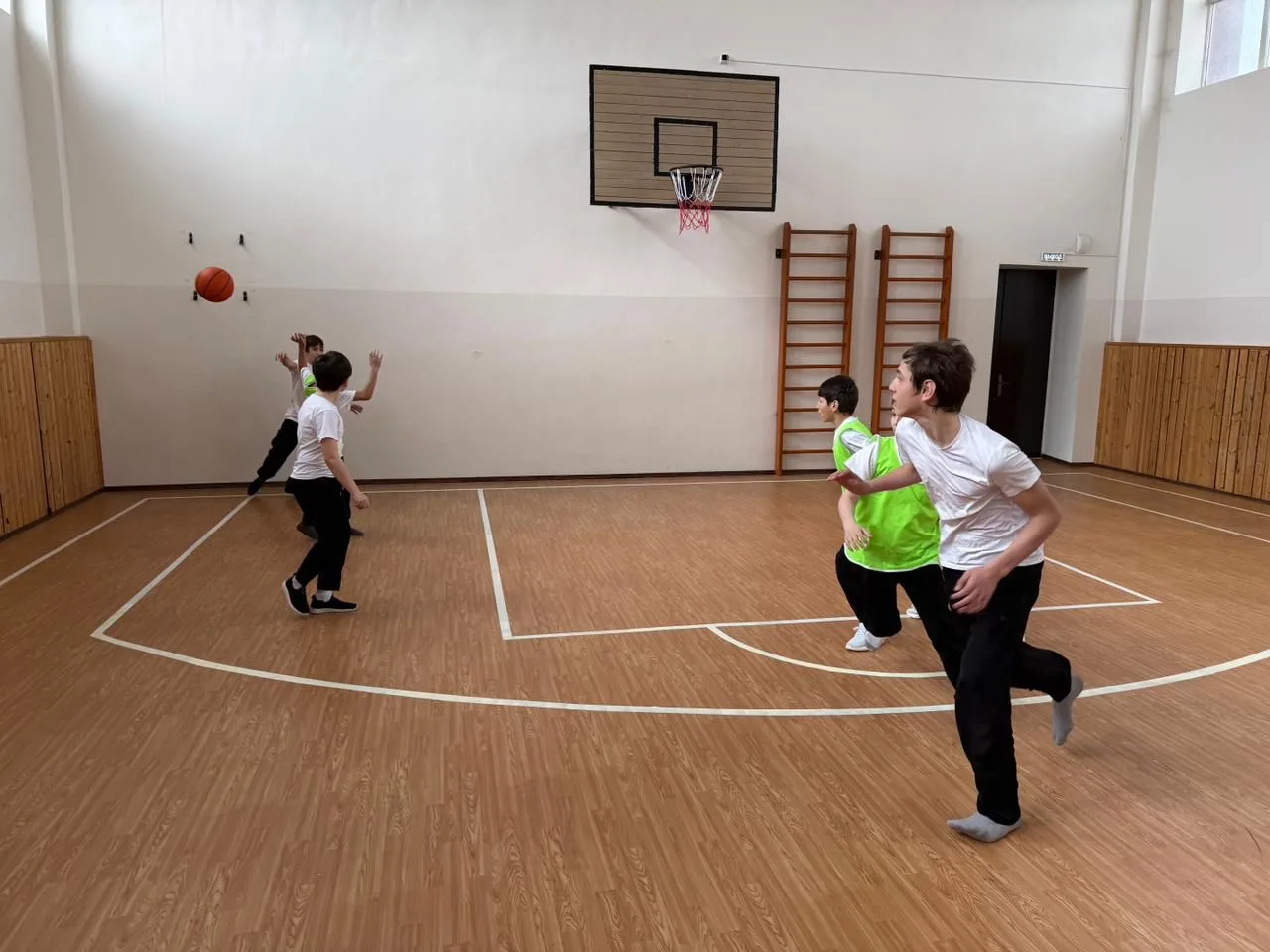 Спорт — это наш ритм! 🏆 Состоялся школьный этап Всероссийских игр ШСК!  В нашей школе прошли по-наст