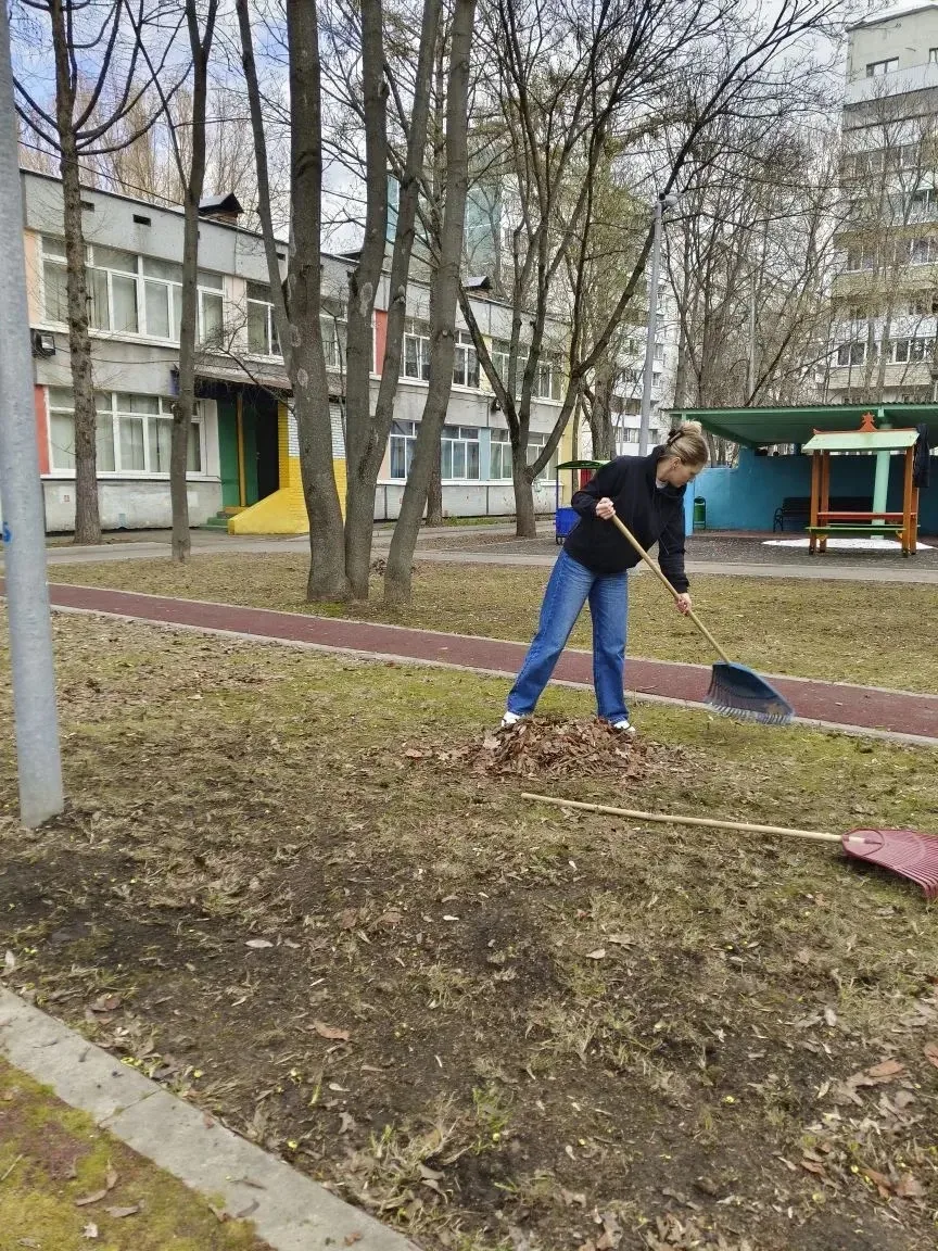 Школа — наш второй дом 🌿  С 1 по 28 апреля в Москве проходит традиционный месячник по благоустройств