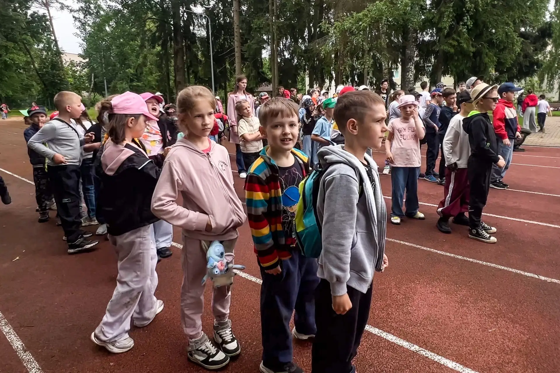 🍫✨ На шоколадной фабрике мистера Вонки вновь кипела работа!

Для ребят из лагеря прошла интерактивн