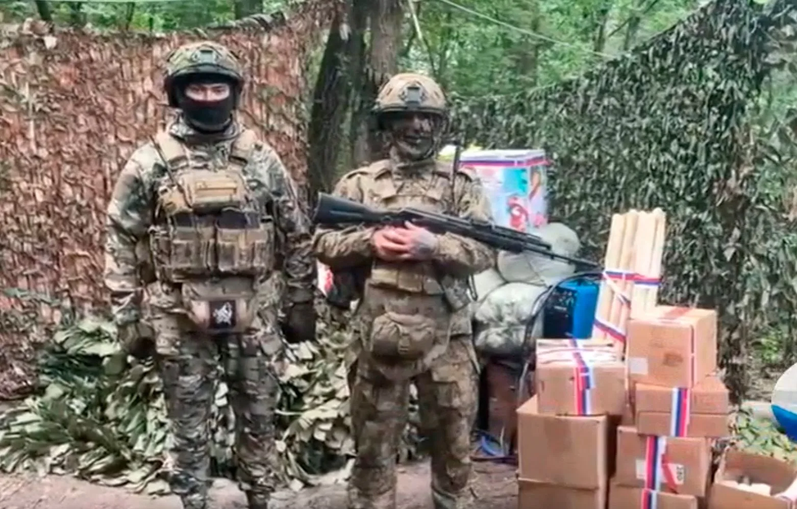 🤝«Всё к делу, всё нужно!»

🇷🇺В День России очередной груз с гуманитарной помощью для военнослужащ