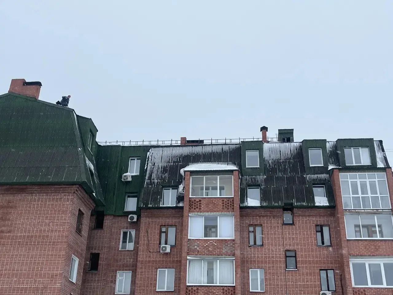 Очистка кровли ул.Ванцетти 7