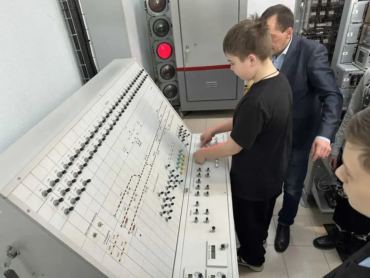 19 марта обучающиеся детского технопарка «Кванториум» побывали на экскурсии в Сургутско...