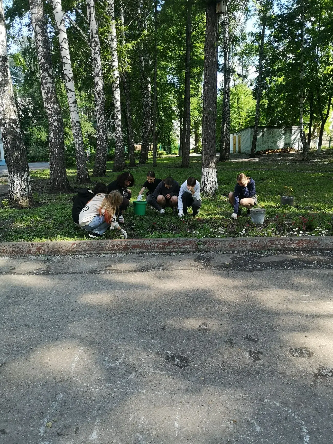 5 июня в нашем лагере «Радуга» выдался насыщенным! 🌈

Утро началось с полезного дела: ребята дружно