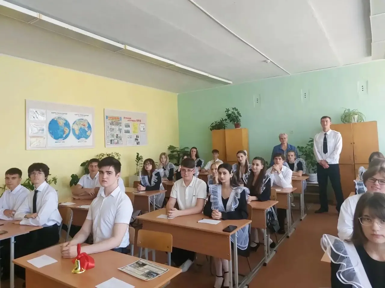 В МБОУ СШ № 15 в рамках профориентационной работы состоялась встреча-беседа учеников 10...