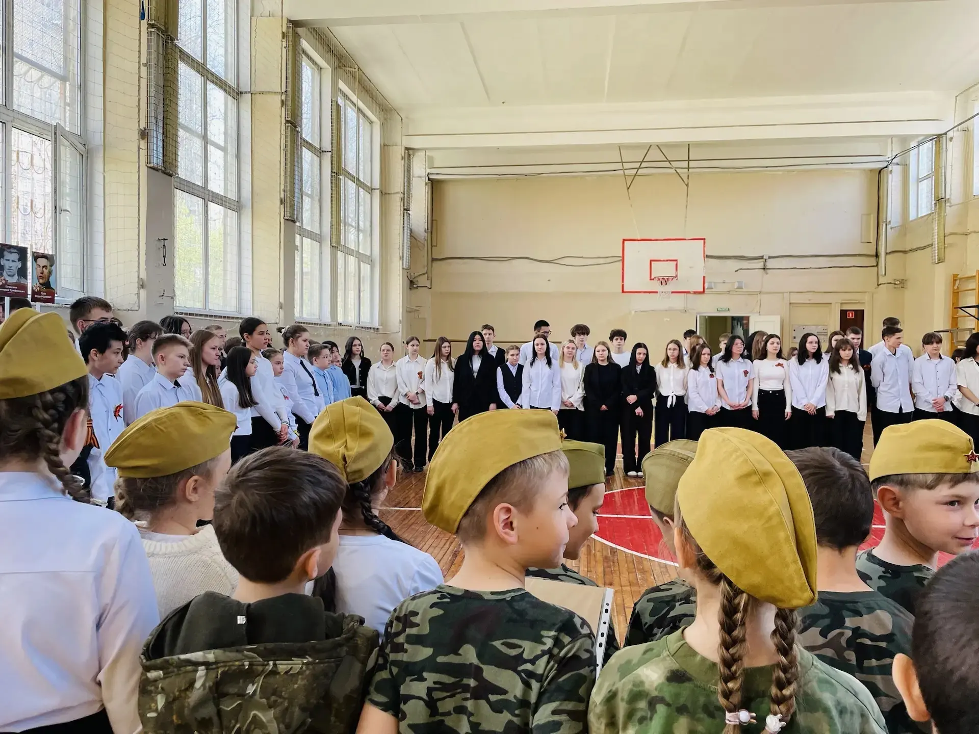 🕊️ Память сквозь поколения: в Политехническом лицее прошла торжественная линейка, посвященная 81-й г