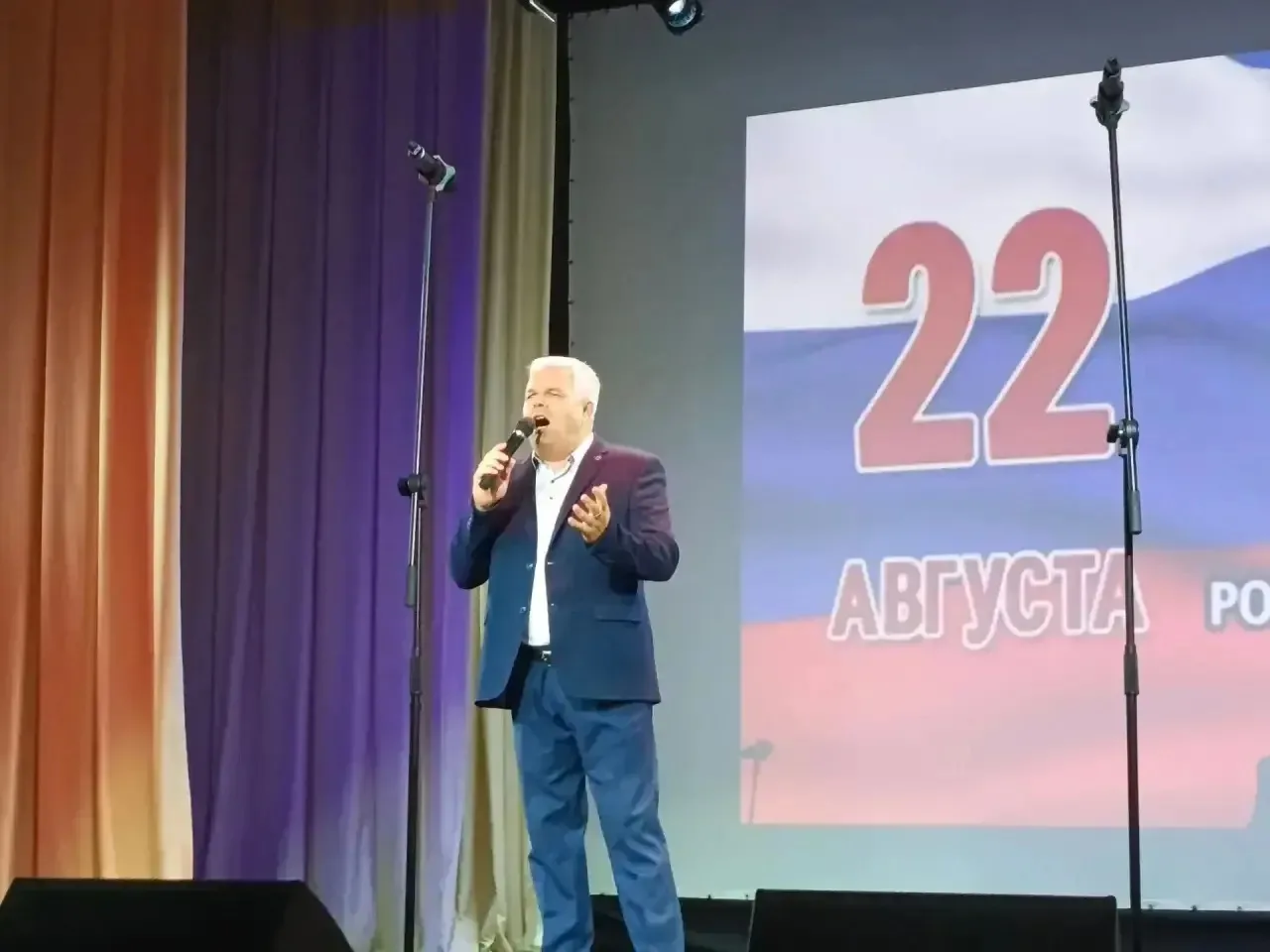 Сегодня в нашем Доме культуры на ул. Тельмана, 143 мы собрались вместе, чтобы отметить ...