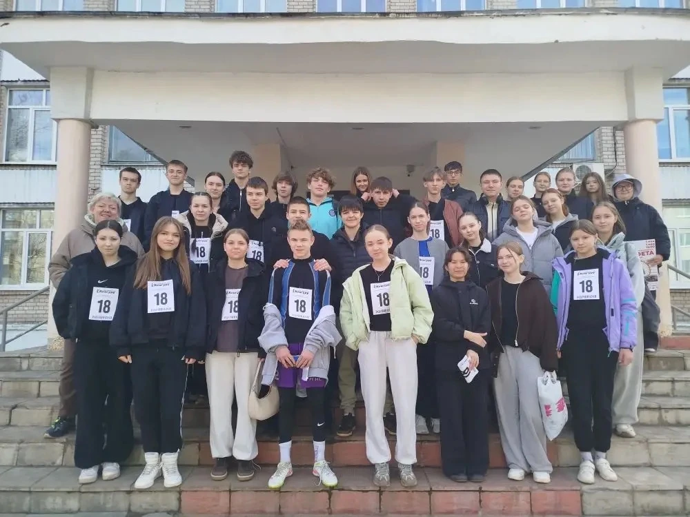 🎉Наша школа на Первомайской эстафете — мы в деле!   🏃‍♂️С гордостью сообщаем, что команда нашей школ