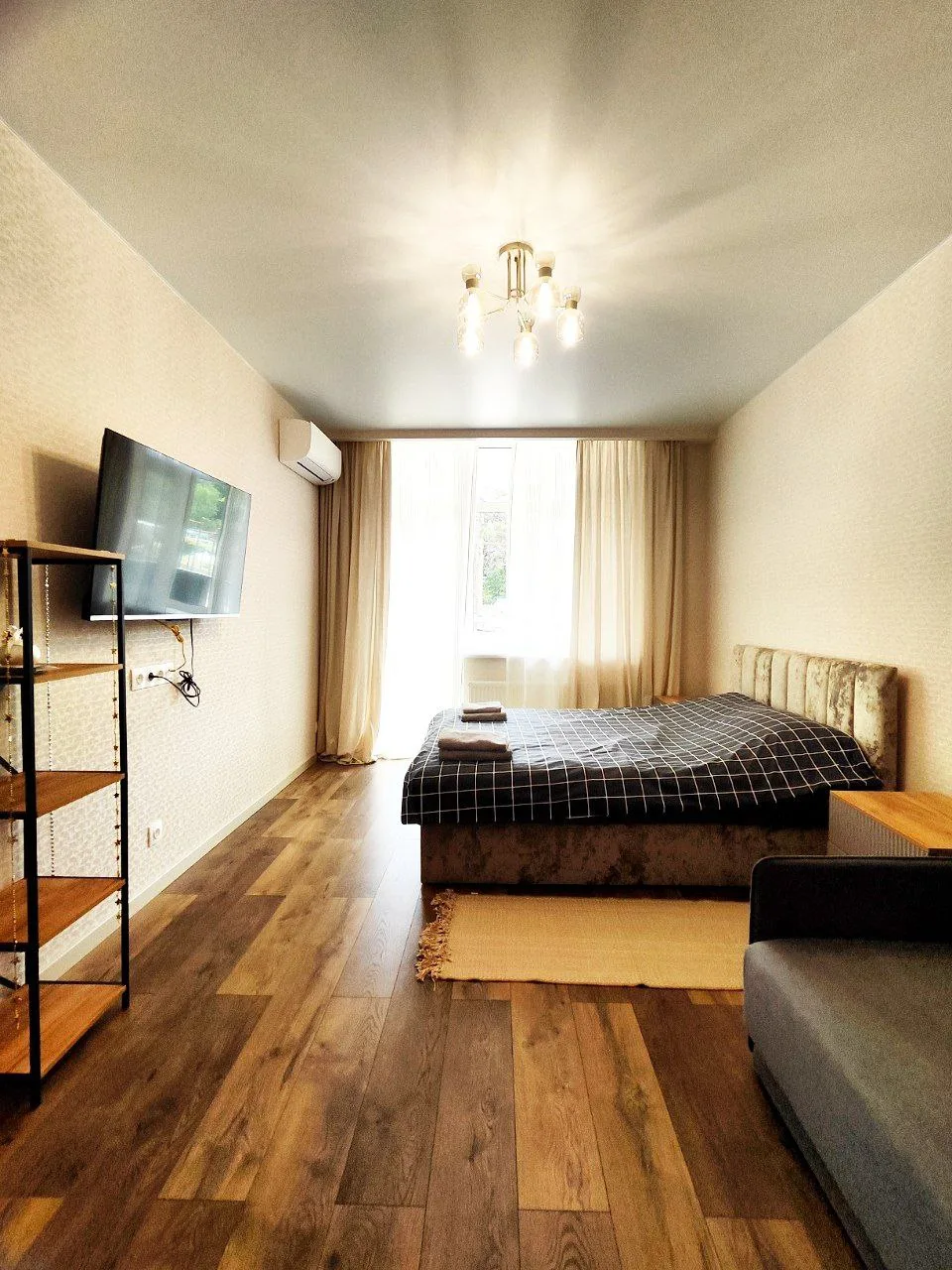 #ЯЛТА   р-н Спартак  🅿️ Парковка бесплатная!  Сдам большую 1-к квартир 45м² посуточно, в центре Ялты