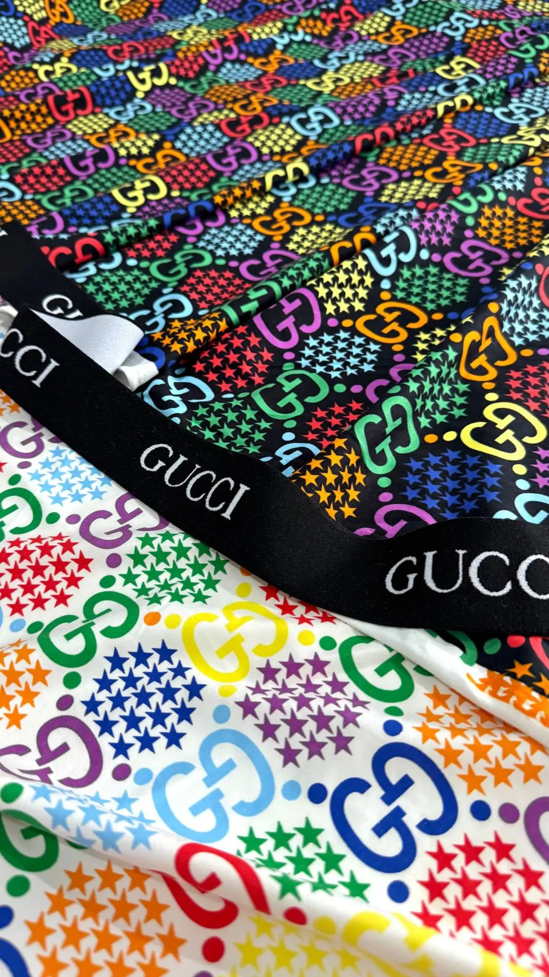 Летняя распродажа -40% 

Акция действует до 31.07 

〰️ Трикотаж Gucci мягкий, шелковистый, отлично т