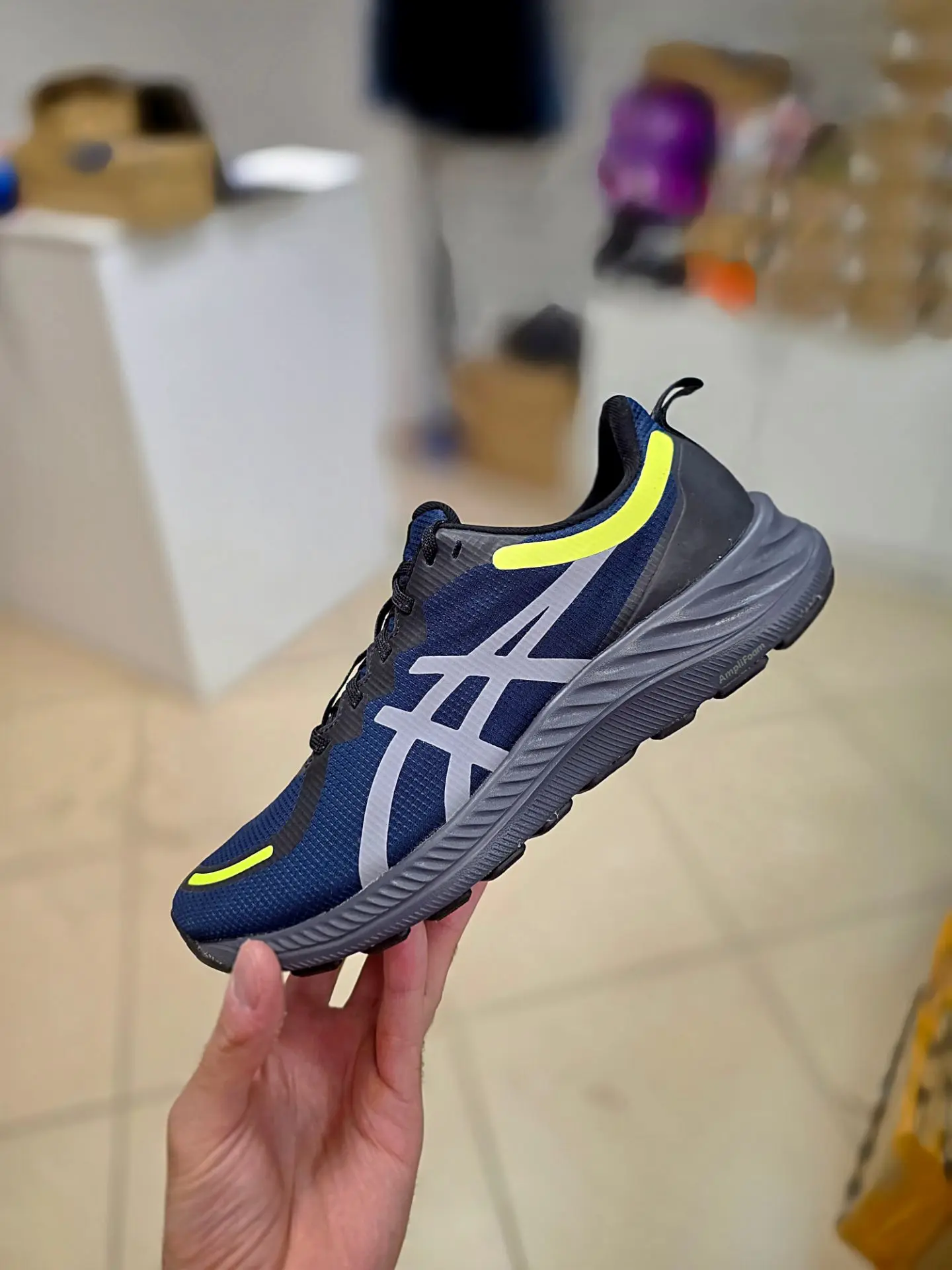 1) Asics Gel Excite 8 AWL (25,5/28 см) - 5900