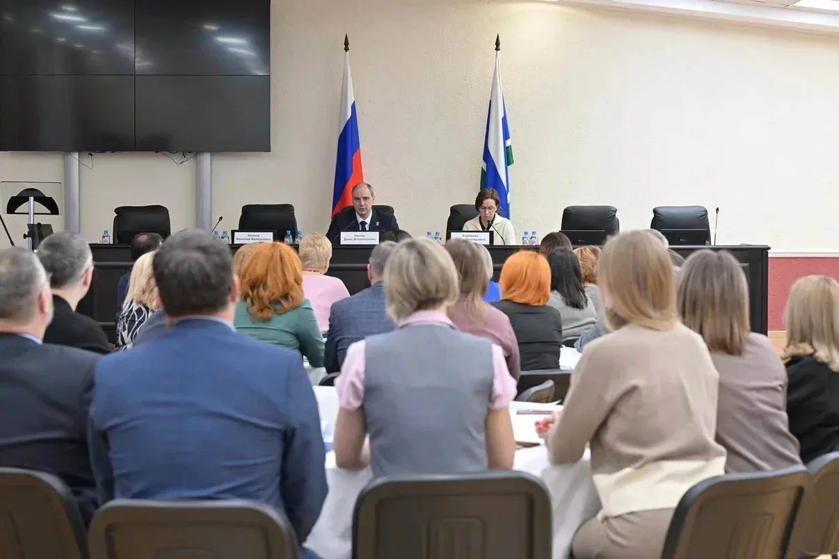 В Свердловской области прошёл очный семинар для организаторов выборов. Губернатор Свердловской облас