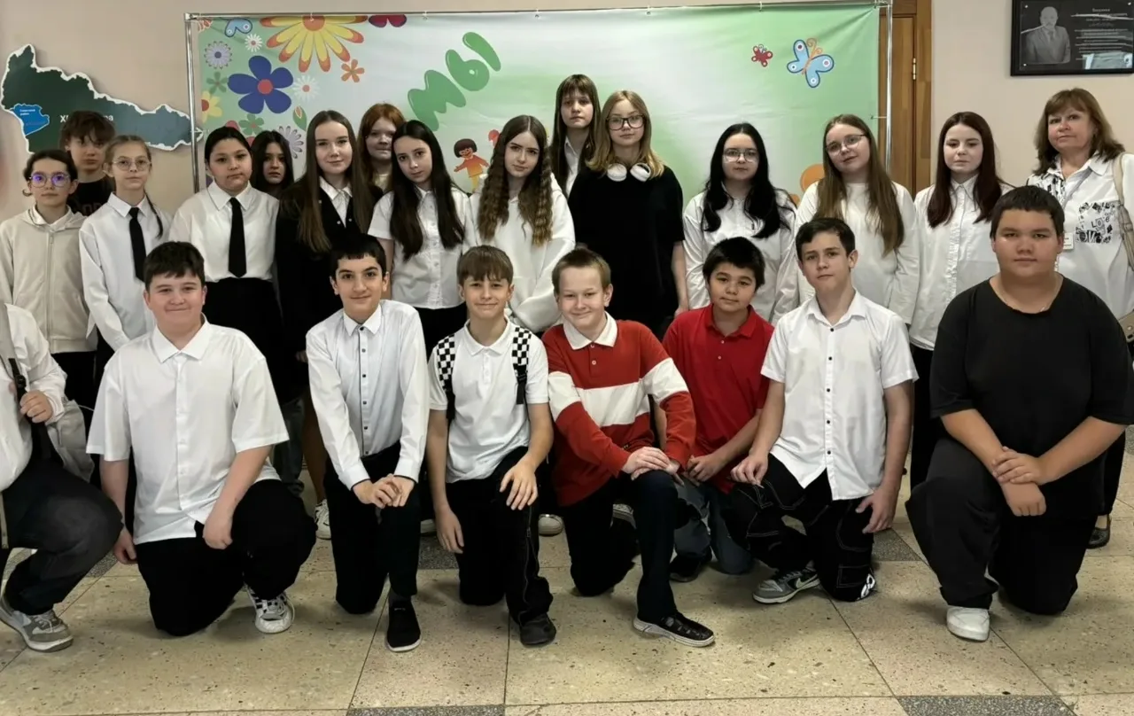 📍Вчера в гимназии прошла линейка, посвящённая важной теме — работе в команде! Мероприятие напомнило 