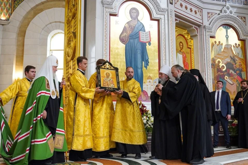 ☦️ Стало известно, что патриарх Кирилл передал в дар собору в Калининграде и что увез с...