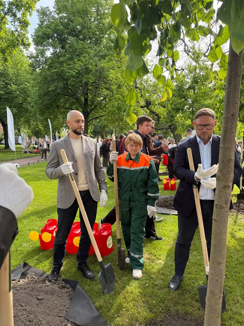 🌳 Сегодня, в преддверии ПМЭФ-2026, генеральный директор Билайна Сергей Анохин принял у...