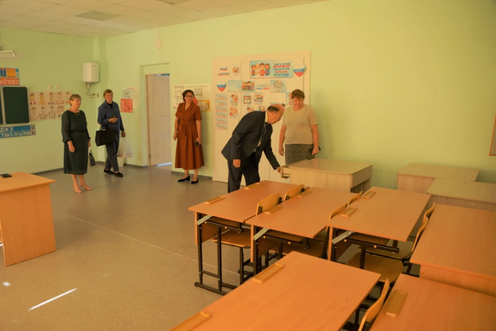 В Звериноголовском округе проверили готовность школ к учебному году