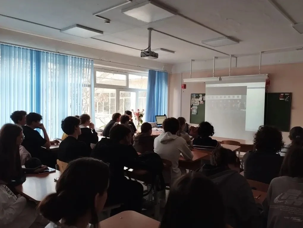 27.04.2026 в рамках профориентационной деятельности в МАОУ Лицей 128 прошла встреча учащихся 10 клас